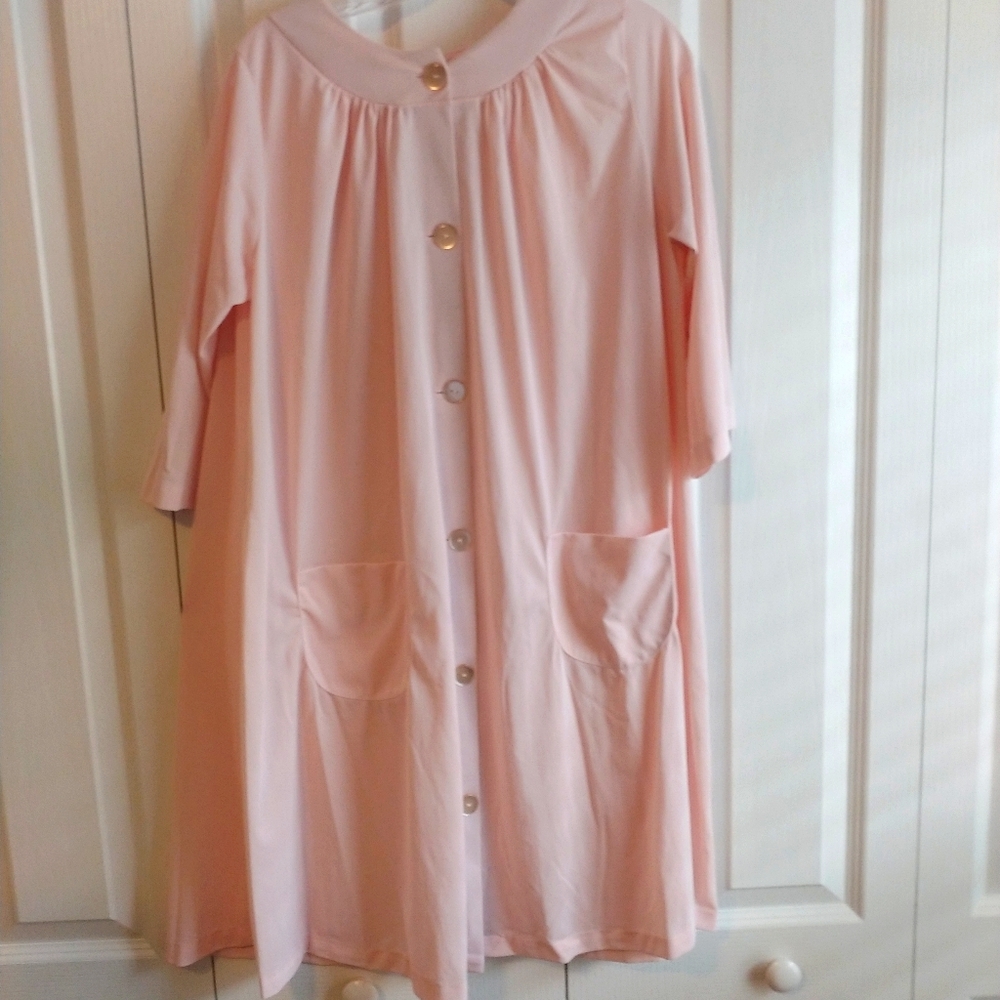Vintage ARISTOCRAFT robe. Size S